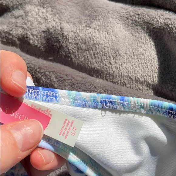 NWOT Victoria secret strapless bikini top - Picture 4 of 4